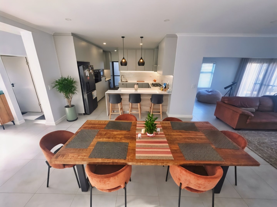 4 Bedroom Property for Sale in Sandown Western Cape
